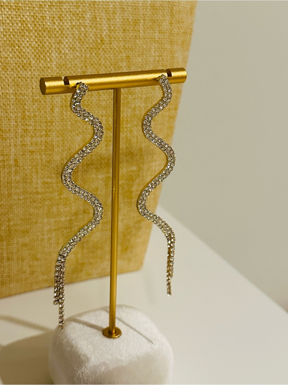 Fashion Jewelry Gold Crystal Wavy Drop Earrings